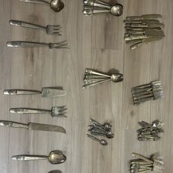 alot of spoons forks knife each set 12 only 3 sets have 10 or 11