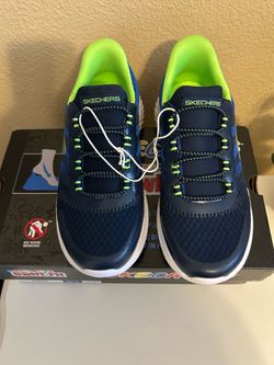 Skechers Kids hands free Size 3 new