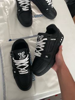 Size 9 $140 lmk brand new💯