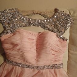 Elegant dress 