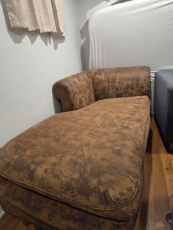 Seccional sofa and tall  chairs