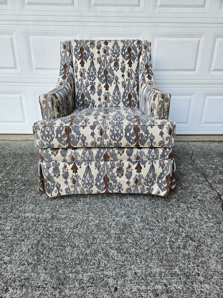 Fairfield Swivel Accent Chair 