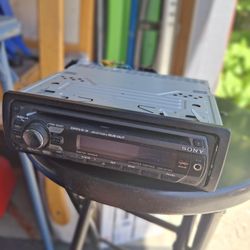 Sony CDX-GT320 Car Stereo
