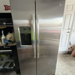 MUST GO!!! GE Refrigerator