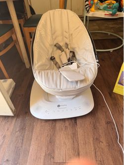 Baby swing 4 moms