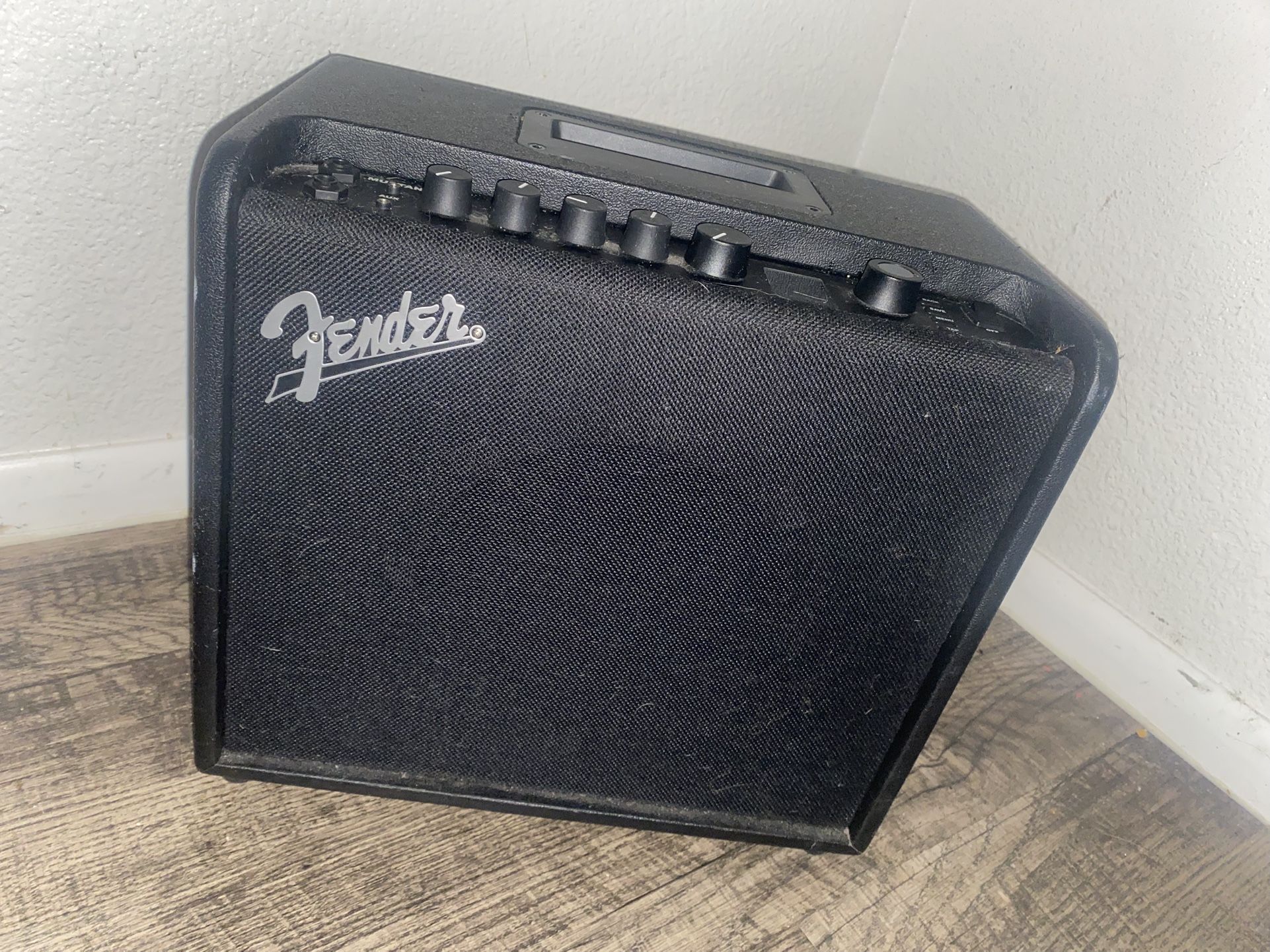 Fender Mustang LT25 25W Guitar Amp – Great Condition