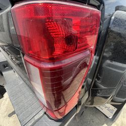 2020 F350 Right Tail Light With Radar 