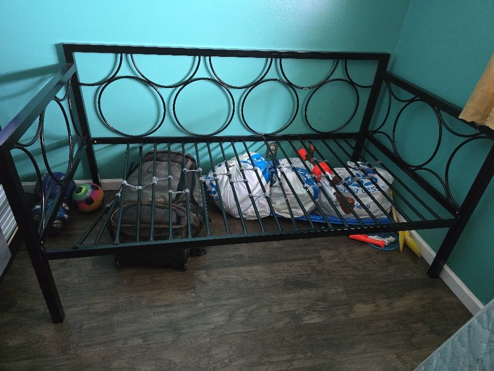 Metal sofa bed including mattress 