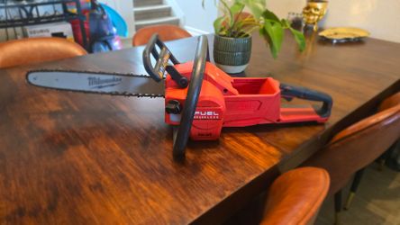 Milwaukee chainsaw