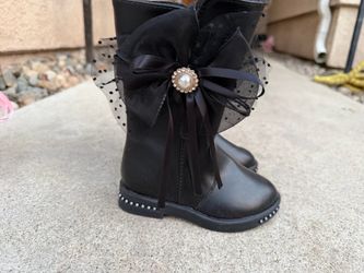 Girls shoes