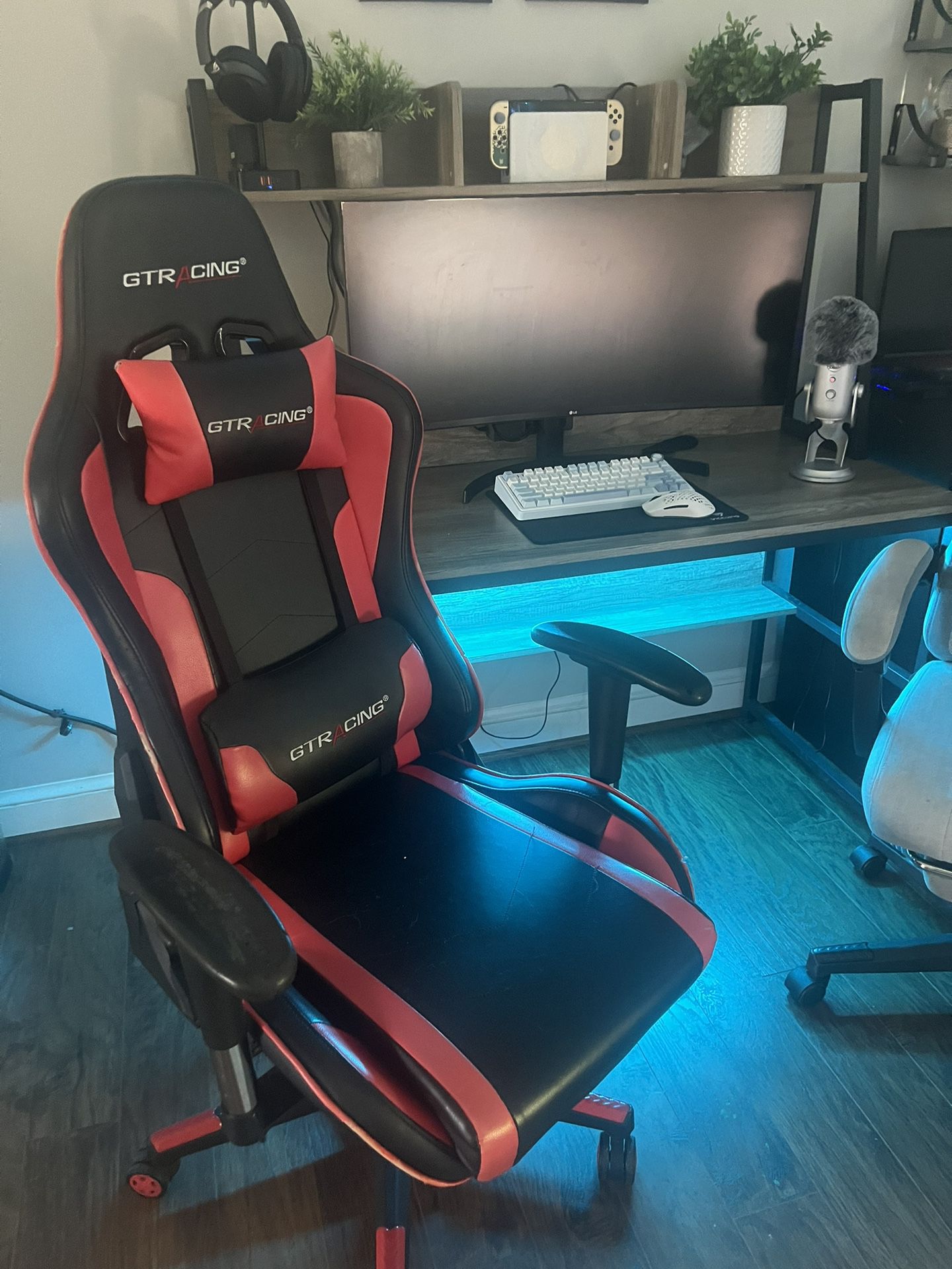 GTRACING Red And Black Gaming Chair.  