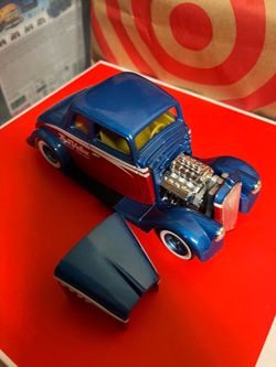 Toy car