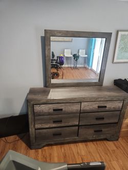 Dresser