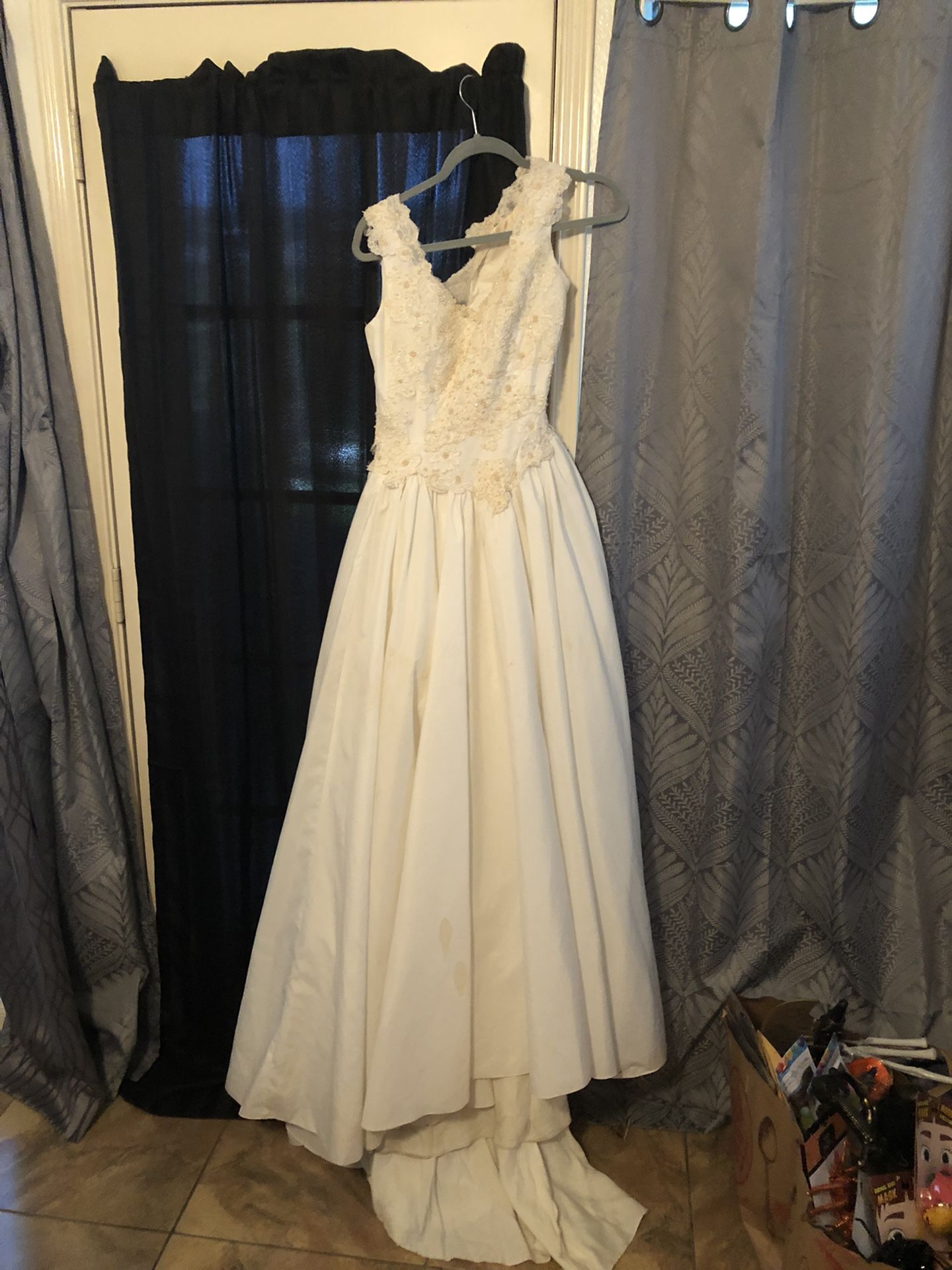 Bella Wedding Dress $250 Or Best Offer.