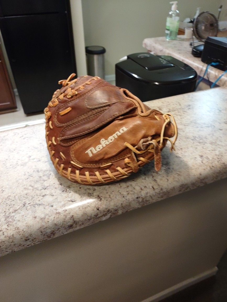 Nokona Baseball Glove Made In USA 