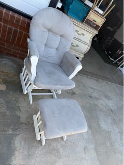 Rock chair with ottoman
