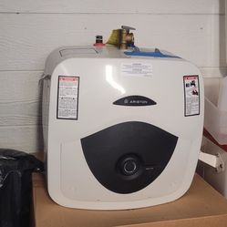 8 Gallon  Electric Water Hearter