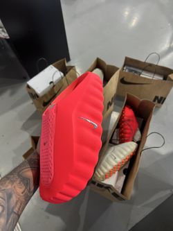 Nike Mind 001 Solar Red