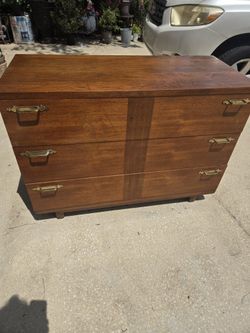 Beautiful Vintage Mid Century Modern Solid Wood Chest Of Drawers Or Bureau