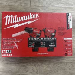 Milwaukee M12 12-Volt Lithium-Ion Brushless Cordless Subcompact Drill and Impact Driver Combo Kit w/2 Batteries and Bag (2-Tool)