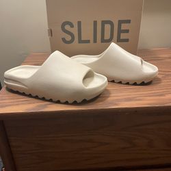 Yeezy Slides Bone