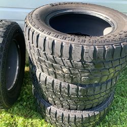 Gladiator 33x12.50R18LT