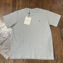Moncler Logo Patch Tee Grey 1 of 3🔥