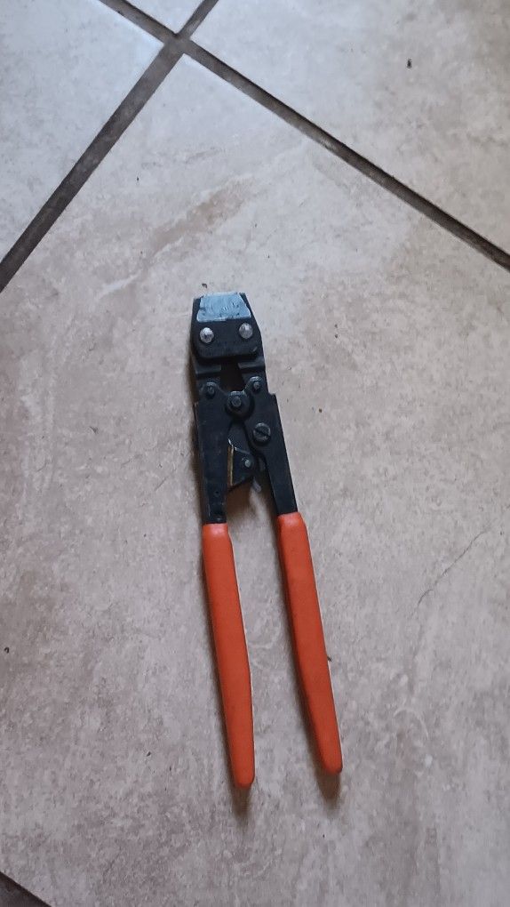Handled Clamp Tool