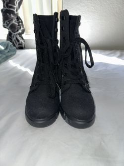 Black Boots 