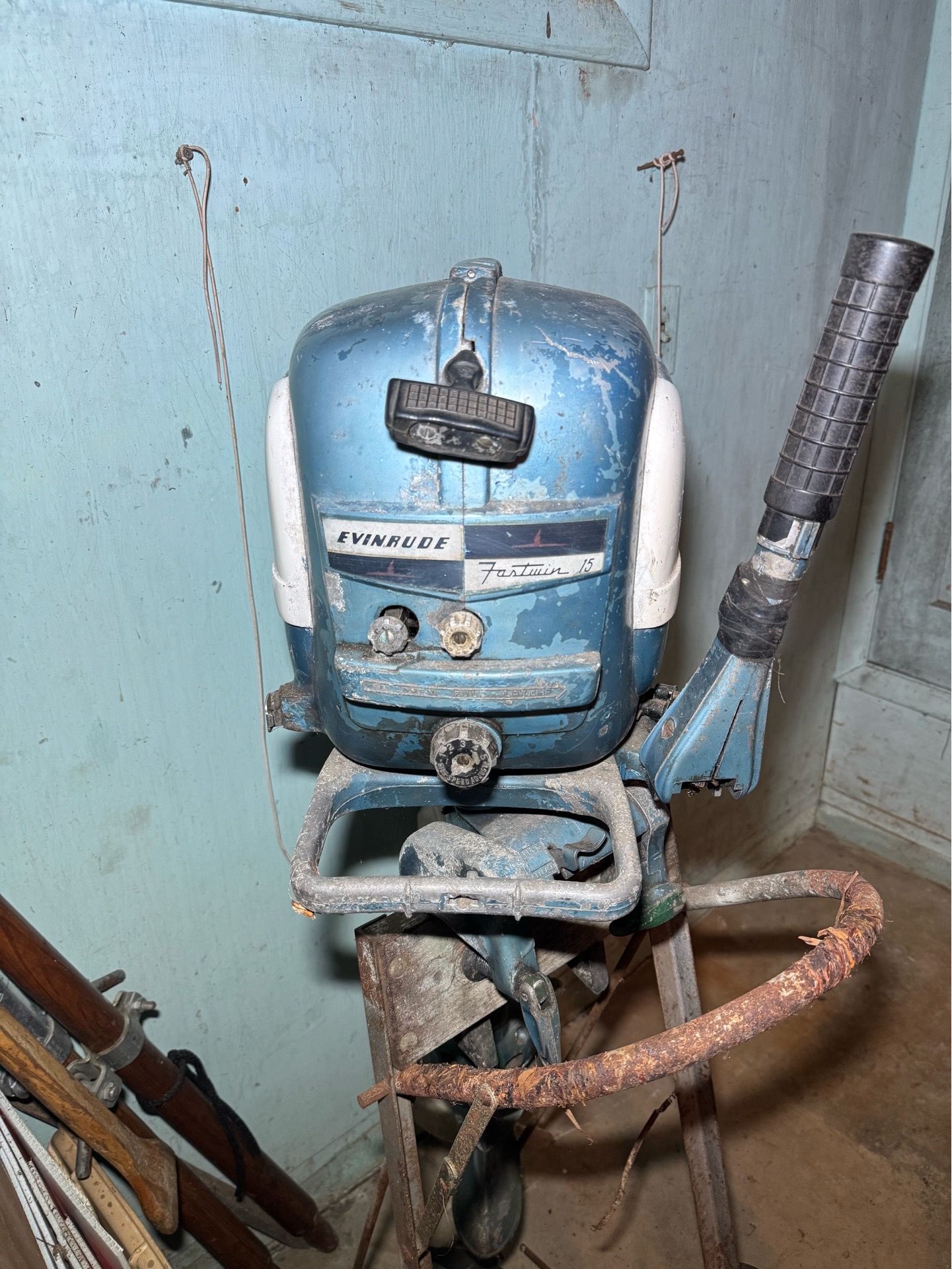 Vintage Evinrude Fastwin 15 HP Outboard Motor – Classic Collector Piece