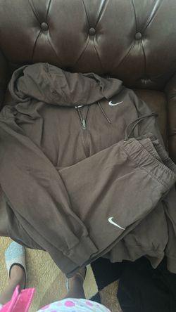 Women’s Nike thin sweatsuit