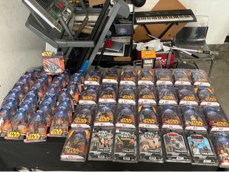 Star Wars Action Figure and Lightsaber lot
