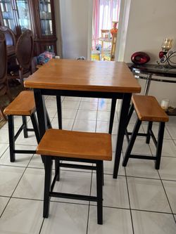 Solid Wood Table + 3 Barstools 