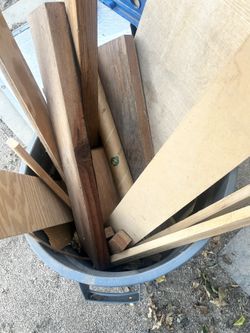 FREE SCRAP WOOD PIECES 47TH AVE. AND DOBBINS IN LAVEEN