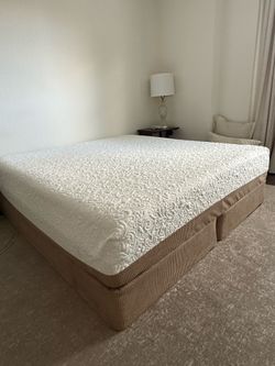 King mattress + base | Serta iComfort