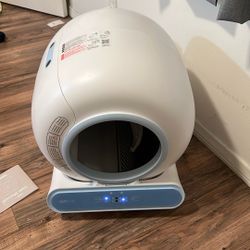 Self Cleaning Litter Box