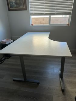 IKEA Bekant Desk in White