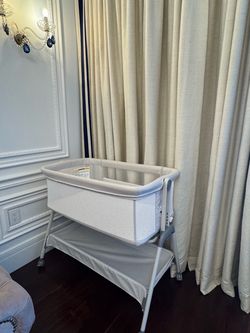 ANGELBLISS Baby Bassinet with Storage Shelf and Wheels