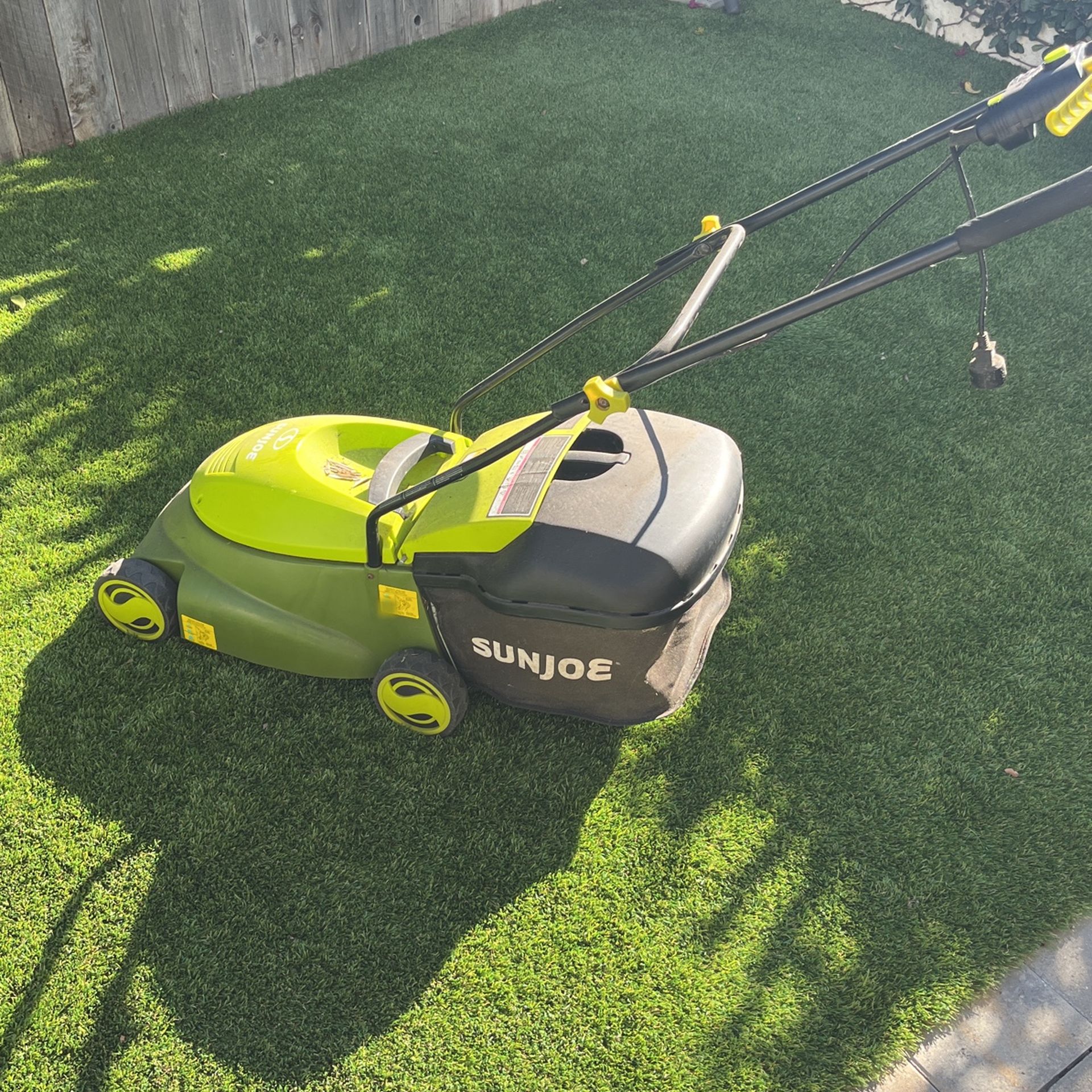 Sunjoe Electric Lawnmower