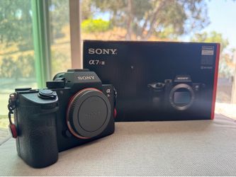 Sony A7R III Body only
