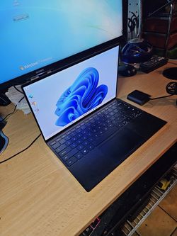 Dell XPS Touchscreen PC.  i7-1185G7-3.0GHz-CPU. 16GB Ram. 512GB m.2 SSD.