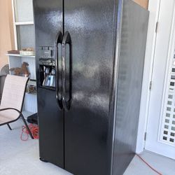Frigidaire Fridge 