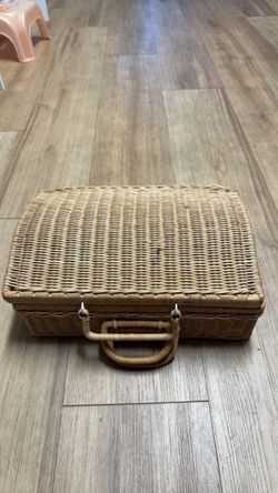 Vintage Wicker Picnic Basket / Suitcase
