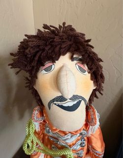 Vintage Rare 1988 George Harrison Beatles Doll NWT and Stand