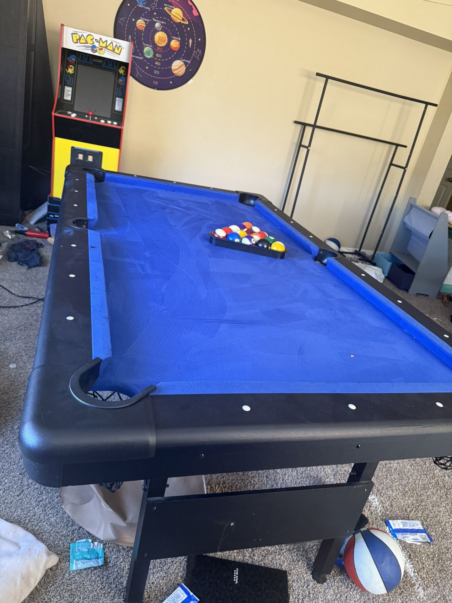 6ft POOL TABLE