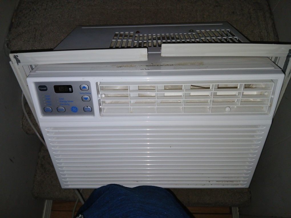 This Is The Second AC To The First One In My Post They Are A Package Deal Both Of Them Works Great We Can Test Before You Purchase GE Air Conditioners