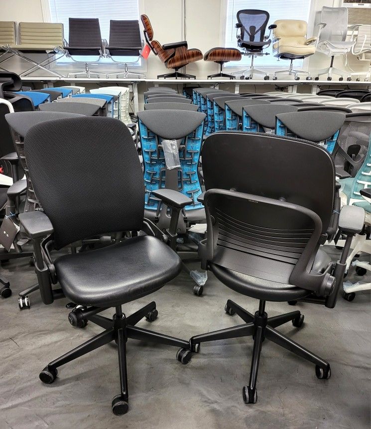 LIKE NEW STEELCASE LEAP V2 BLACK LEATHER FULLY ADJUSTABLE ARMS LUMBAR SUPPORT TILT LOCK TILT TENSION ADJUSTMENTS 