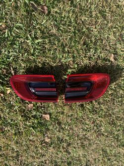 2016 Porsche Macan hatch lights