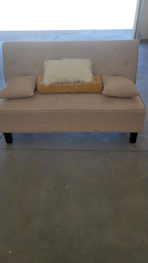 Loveseat Couch With Pillows