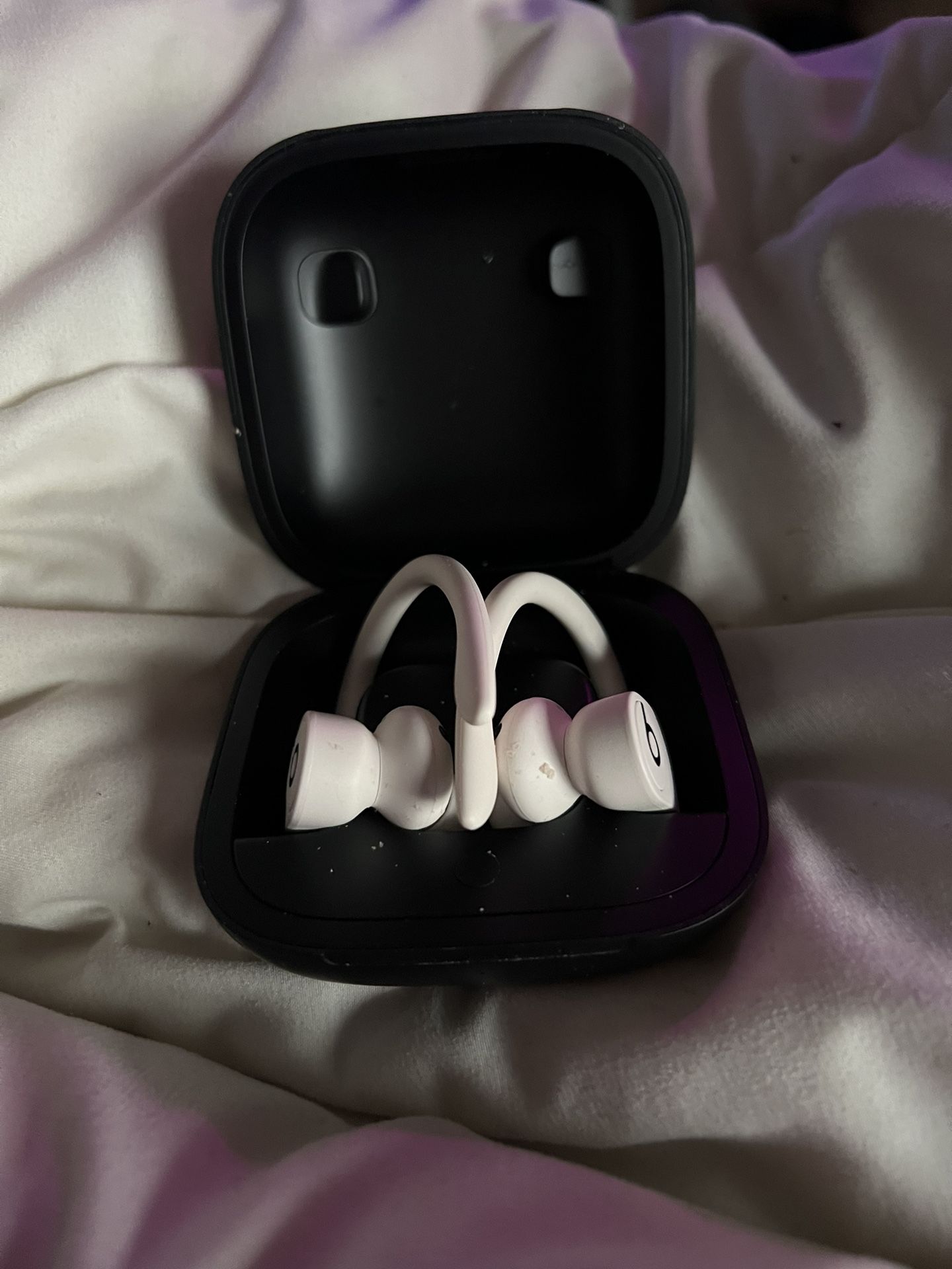 earbuds  powerbeats pro (TWS)